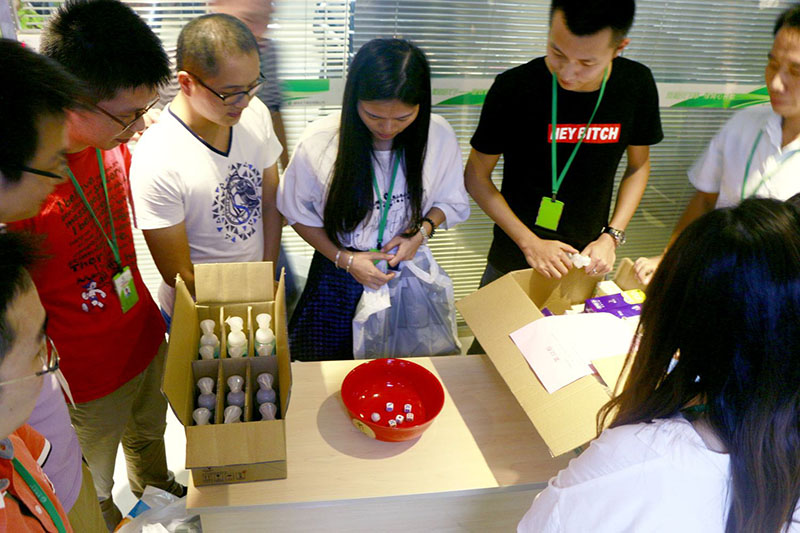 mooncake gambling --Chinese Traditional Festival